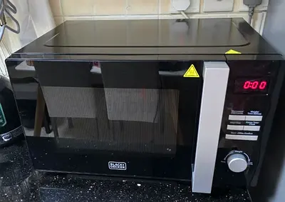 Black  Decker Microwave 28 L - Excellent Working Condition