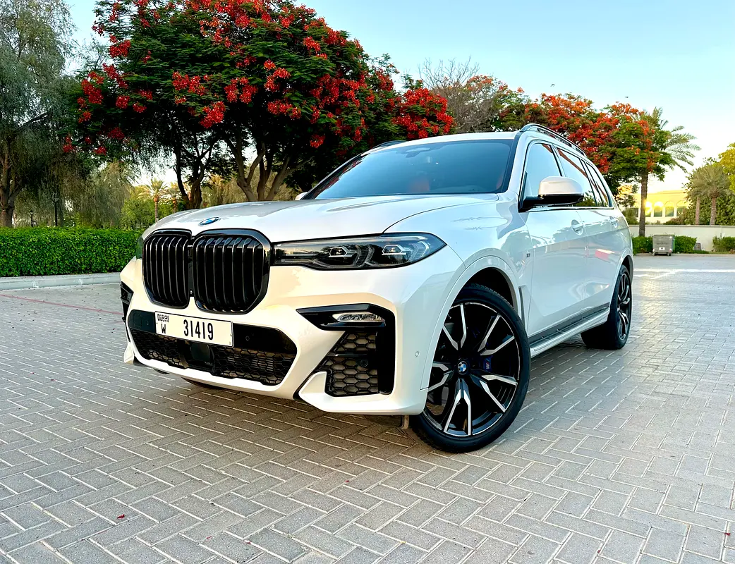 BMW X7 2022 — photo 1 of 19