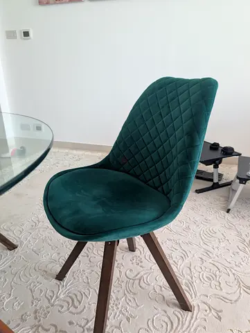 4 seater dinning table