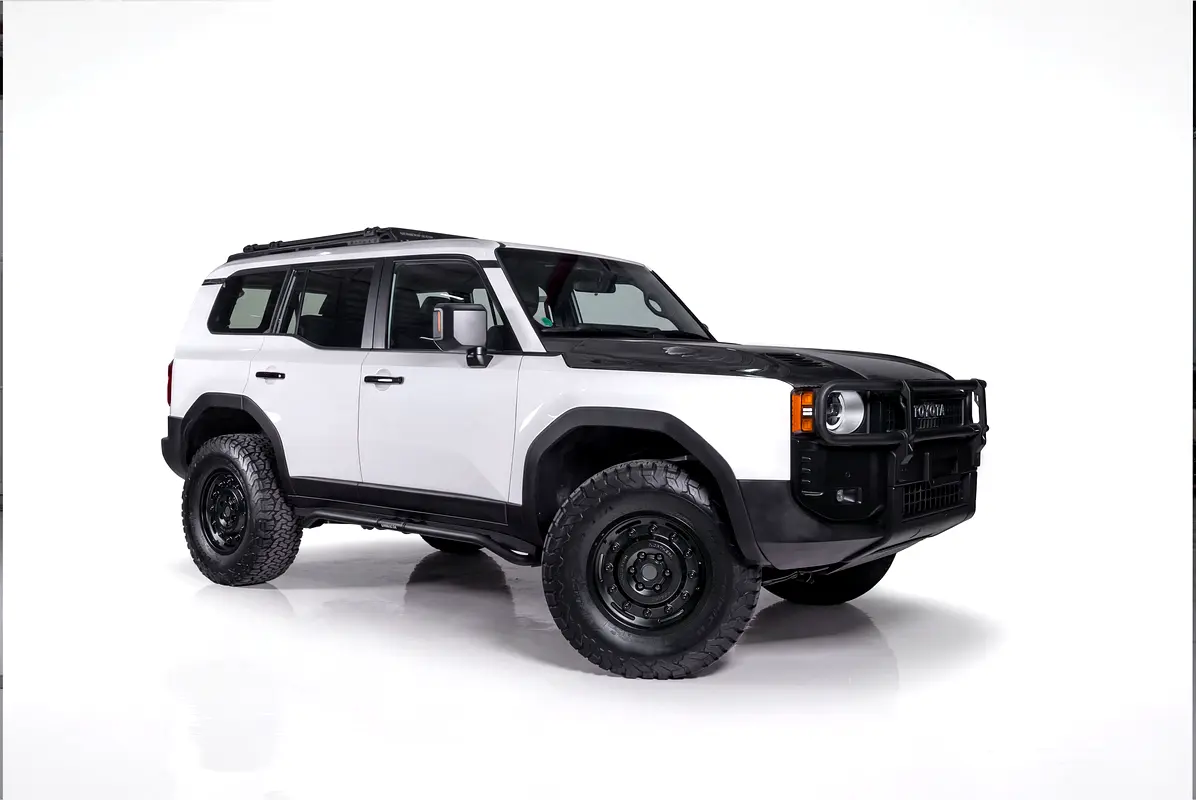 Toyota Prado 2025 — photo 1 of 17