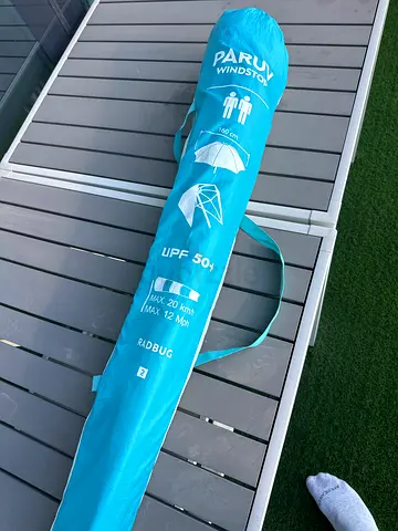 Parasol beach sun umbrella with carry bag (UPF 50+) - lightly used