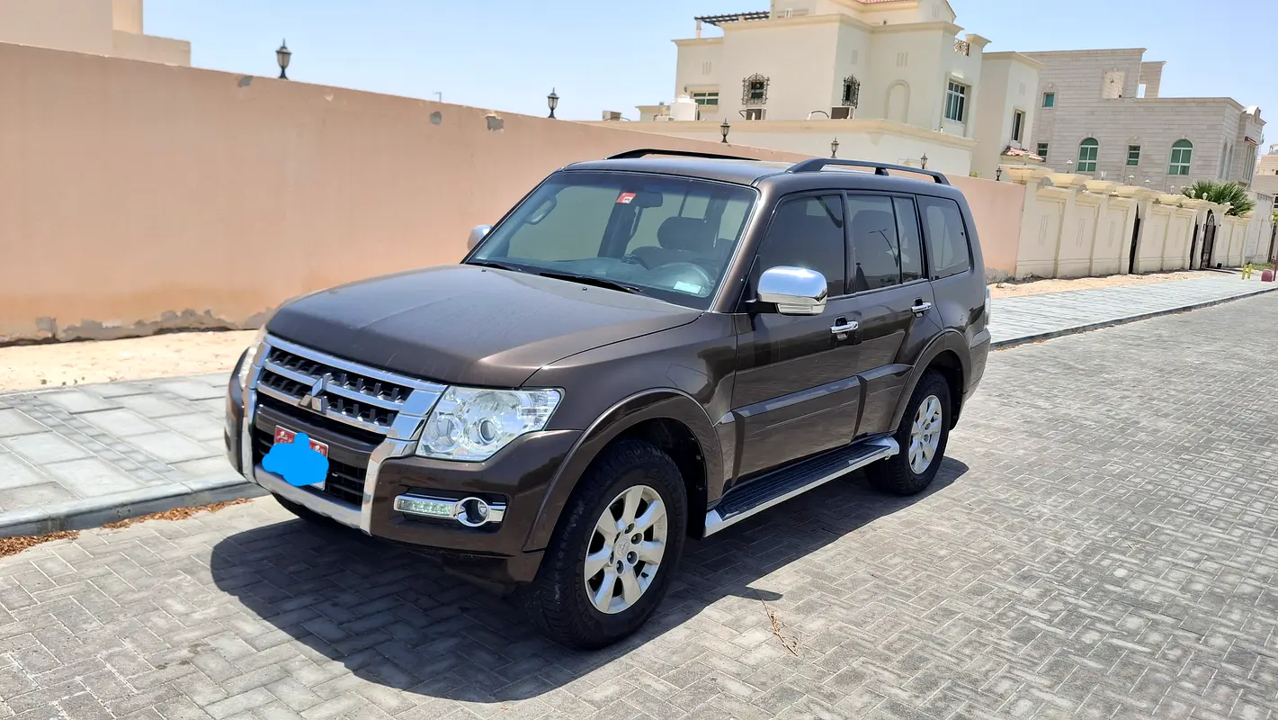 Mitsubishi Pajero 2017 — photo 1 of 6