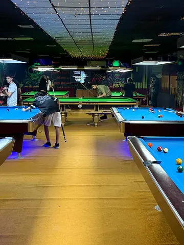 Billiard and snooker hall for monthly rent near Ajman Corniche, fully equipped with café and parking. AED 18K monthly.