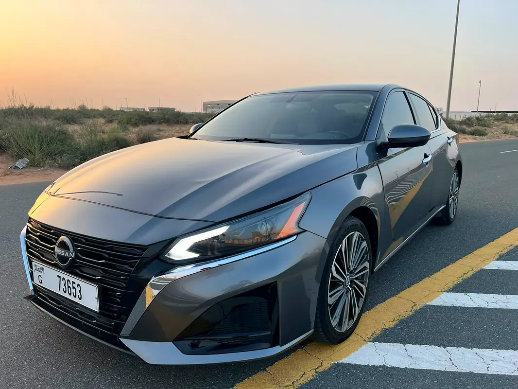 Nissan Altima 2024 — photo 1 of 10