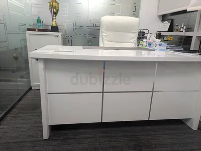 White Executive Office Desk with Storage Panels (Good Condition)