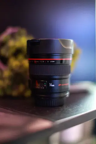 Canon EF 14mm f/2.8 L II USM Ultra Wide Lens - Excellent Condition