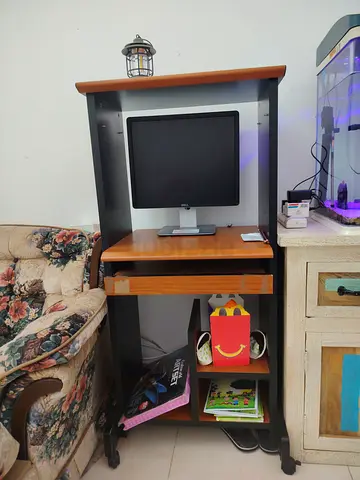 Free computer table