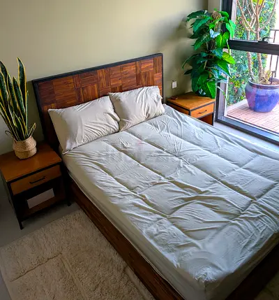 ⫸ *BEDROOM SET* Solid Wood Double Bed Frame, Mattress, Bedside Tables, Cream Rug | RRP: 7400 AED
