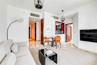 Stylish 1BR Apartment with Burj Khalifa & Fountain Views