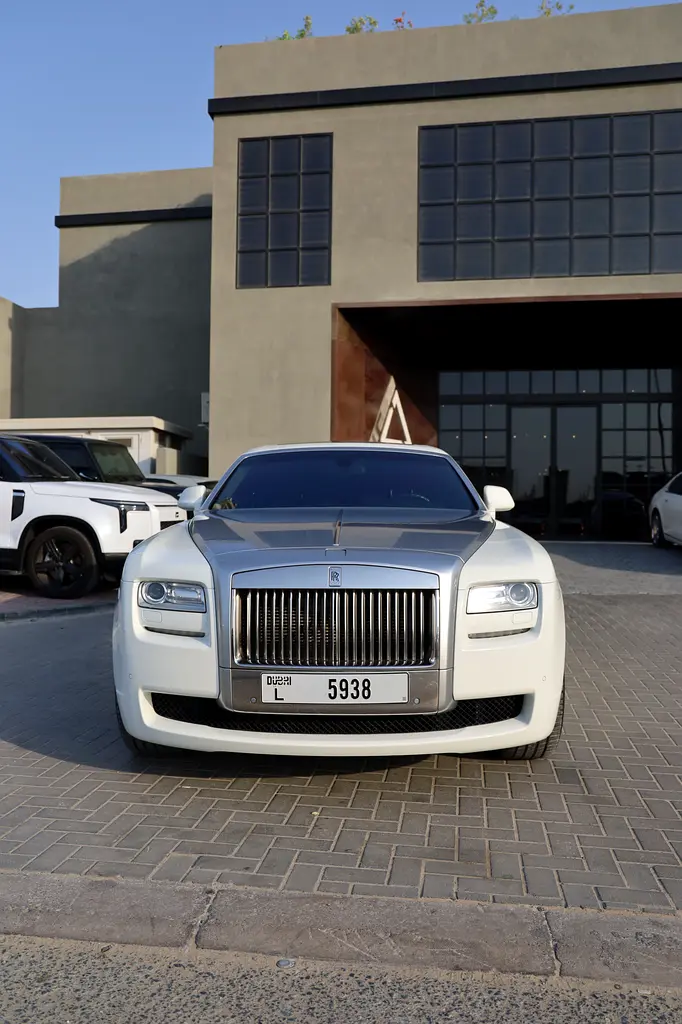 Rolls-Royce Ghost 2013 — photo 1 of 14