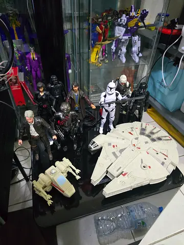 Star Wars action figure lot with Millennium Falcon and vehicles