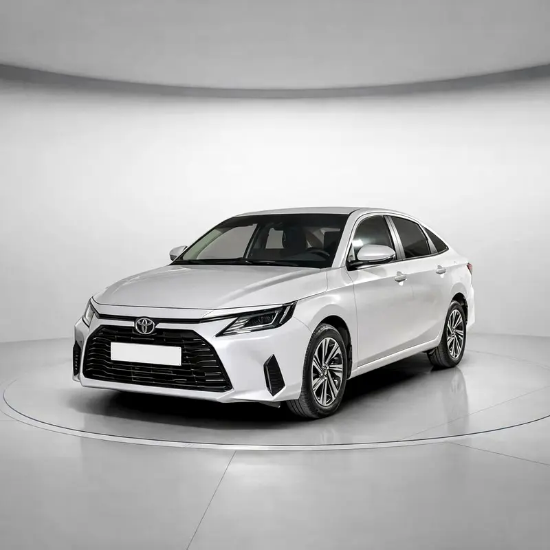 Toyota Yaris 2023 — photo 1 of 15
