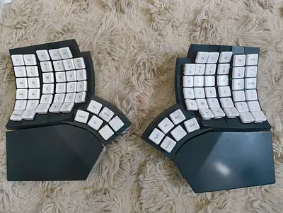 Glove 80 keyboard Ergonomic Split Mechanical Keyboard