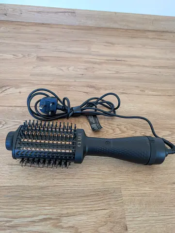 CLARA 2 IN 1 HOT BRUSH