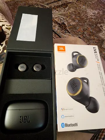 JBL LIVE 300TWS True Wireless In-ear Headphones with Voice Assistant