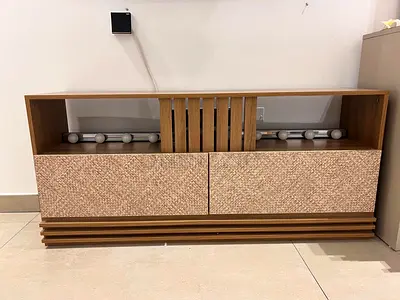Tv cabinet with spacious drawers for sale!
