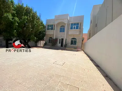 أكبر فيلا للإيجار السنوي في المويهات 1، موقع مميز خلف نستو مباشرة وقريب من مخرج شارع الشيخ محمد بن زايد وشارع الشيخ عمار، مساحات واسعة وحوش كبير وصيان