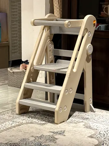 Learning tower for kids like new