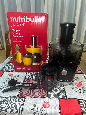NutriBullet Juicer with Accessories - Excellent Working Condition