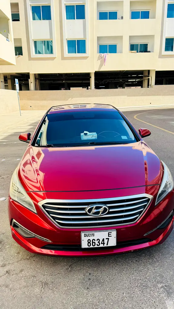 Hyundai Sonata 2015 — photo 1 of 10