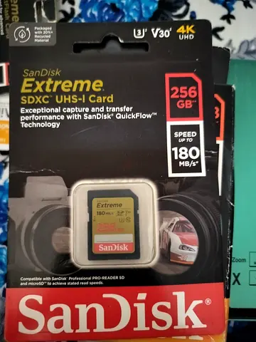 Brand New SanDisk 256 gb extreme sdxc uhd-i card