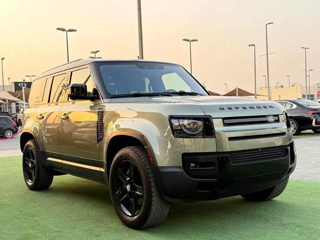 Land Rover Defender 2020 — photo 1 of 20