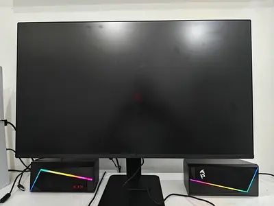 27-inch IPS Monitor with RGB Desktop Speakers - new Condition