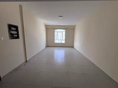 شقة أول ساكن غرفة وصالة بإطلالة بحرية على كورنيش عجمان