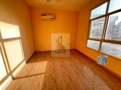 غرفه وصالة مع بلكونة مساحه كبيرا