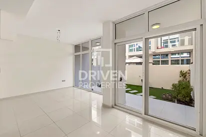 Modern Townhouse | Vacant | Private Garden