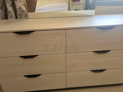 العين