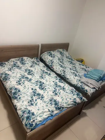 2 bed with matres and cover