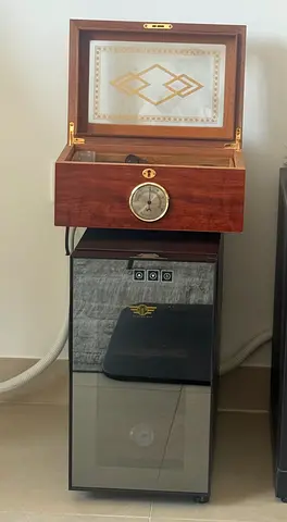 Hemingway Thermoelectric Cigar Cooler + Wooden Humidor Box with Hygrometer