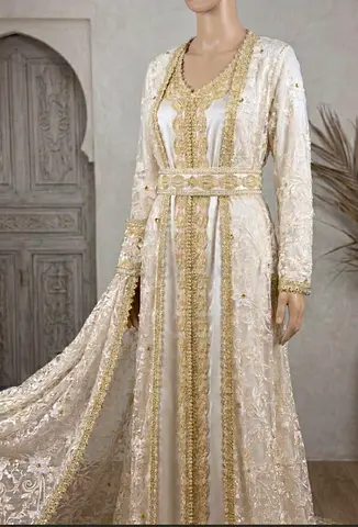 ✨ Brand New Luxurious Handmade Moroccan Kaftan gown ✨  قفطان كلاسيكي فخم مصنوع يدويا