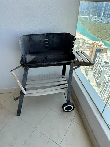 Charcoal BBQ Grill with Side Shelf and Wheels - Needs Fixing