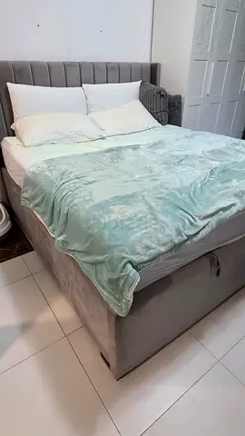 King Size Hard Wood Bed With Storage Without Mattress