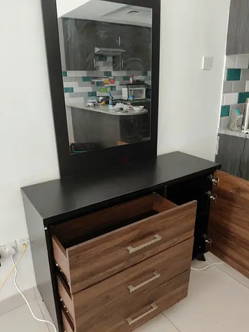 Dressing table