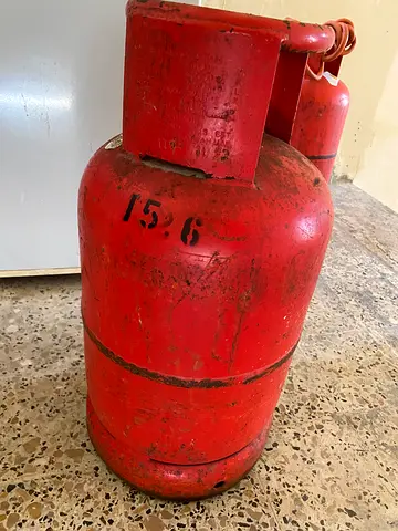 Used Red Gas Cylinder (Empty) – Standard Size