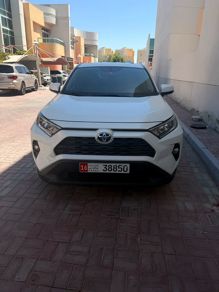Toyota Rav 4 2019 — photo 1 of 5