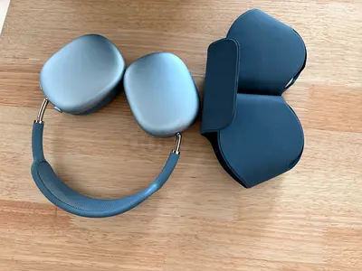 Apple AirPods Max (Blue) with Smart Case - Good Condition