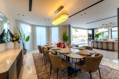 Luxurious 4Bedroom | Fully Furnished | Upgraded | Book Now