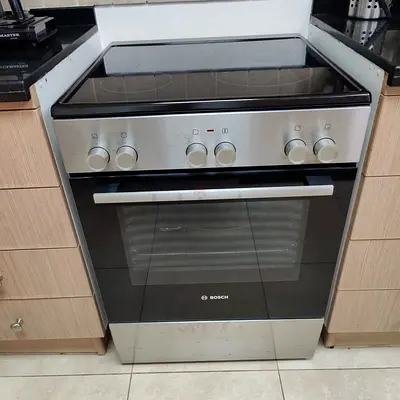 Bosch freestanding electric cooker with ceramic hob - good condition
