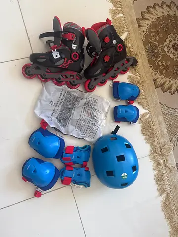 Oxelo Skates from decathlon with full protective gear