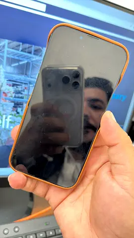 I phone 16 Promax golden edition 512gb only 3 time charged brand new warranty till October
