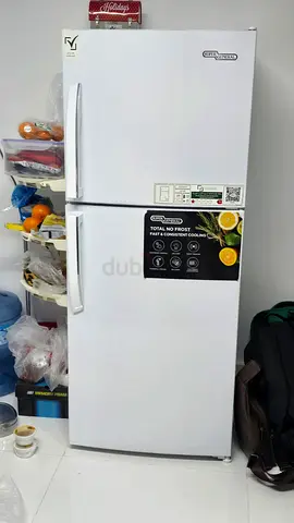 White Top-Freezer Refrigerator Super General 182Ltr - Good Working Condition
