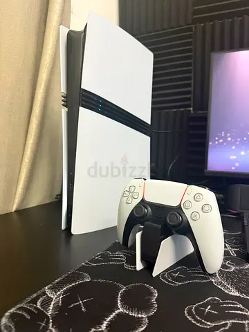 ps5 pro 2tb with 1 controller and charging dock *pristine condition*