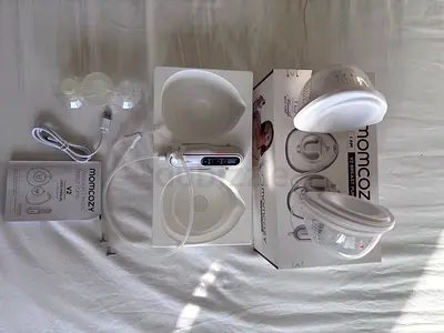 Momcozy Double Electric Breast Pump with Accessories - hardly used