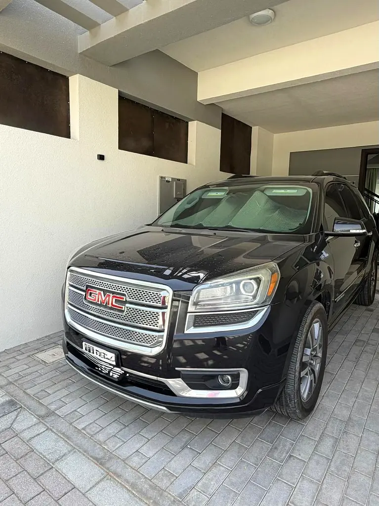 GMC Acadia 2014 — photo 1 of 9