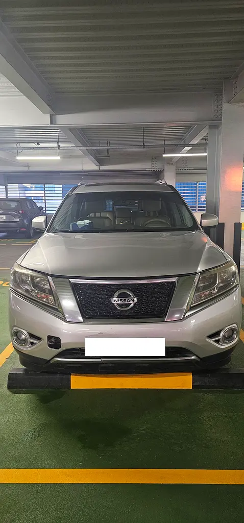 Nissan Pathfinder 2015 — photo 1 of 10