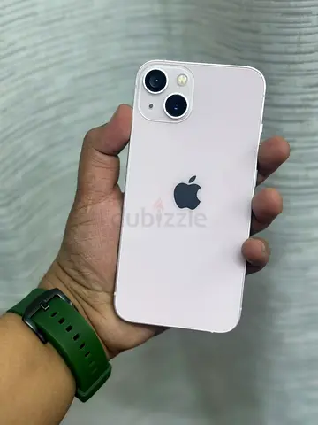 Apple iPhone 13 in Pink